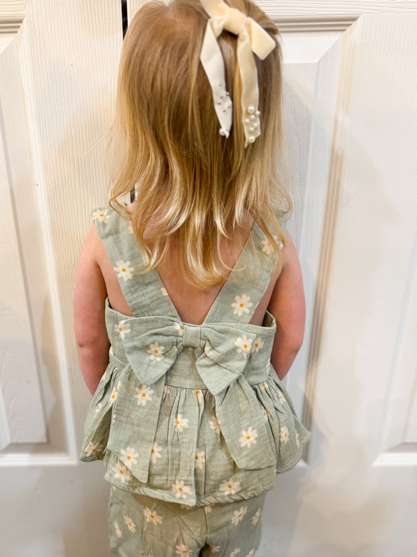Sage Muslin Daisy Set